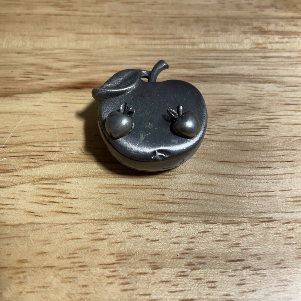 Vintage Torino Pewter Apple Stud Brooch Keepsake Box 1” - Picture 5 of 5